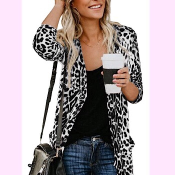 Sweaters - 🆕Leopard Button Down Cardigan With Pockets(S-2XL)